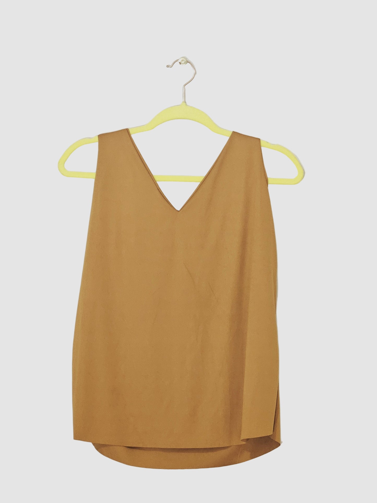 Sleeveless V-neck