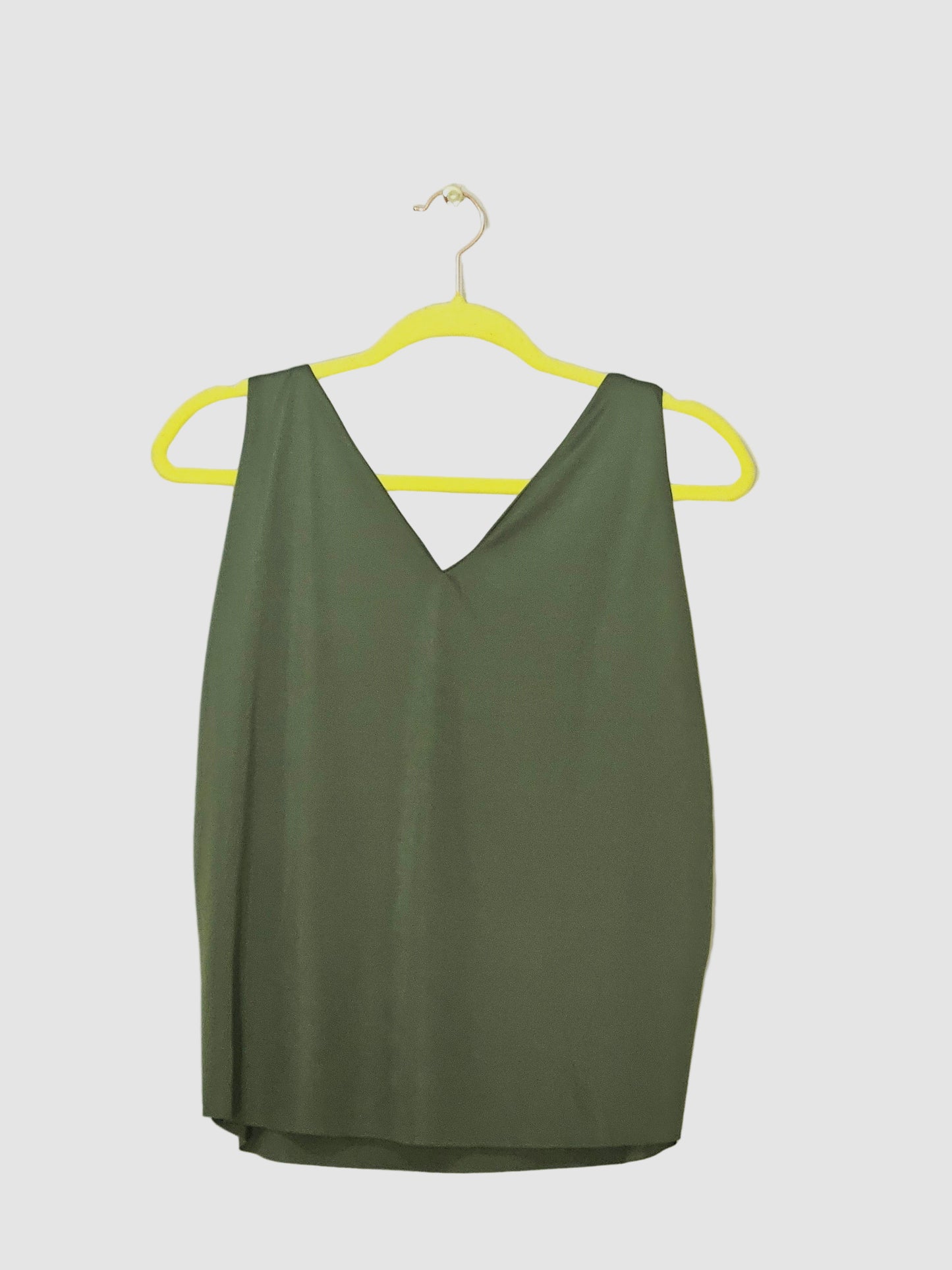 Sleeveless V-neck